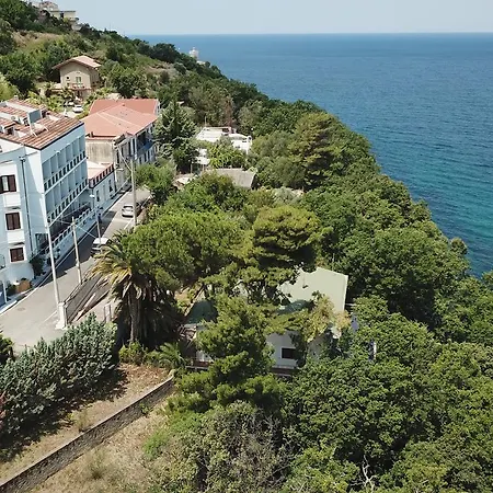 Hotel La Caravella 3*